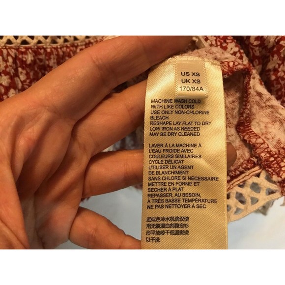 Maeve Quinn Top Red & White Floral Crochet Trim Ruffled Hem Layer Openback XS - Picture 12 of 14